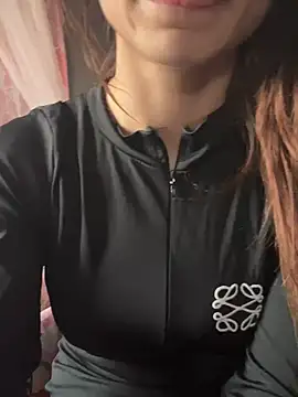 Snapshot of LaPetitechienne1 chatting on March 14, 2025, 7:59 am LaPetitechienne1 online show from March 14, 2025, 7:59 am