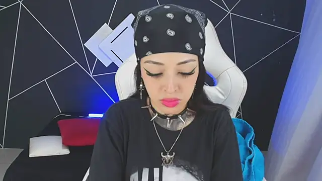 farichell online show from October 22, 2025, 7:35 pm