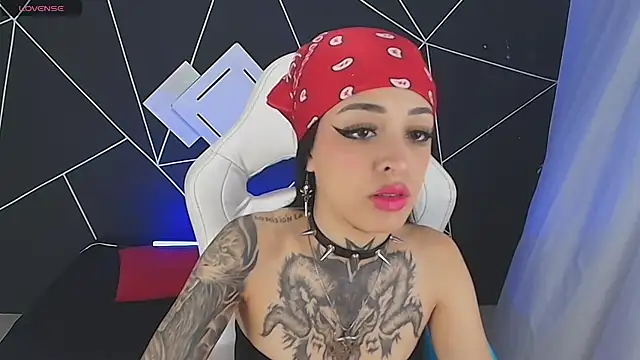 farichell online show from October 26, 2025, 8:09 pm