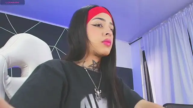 farichell online show from December 15, 2025, 8:25 pm