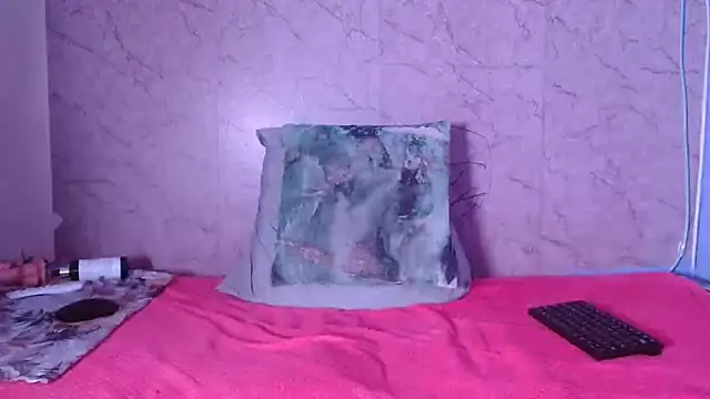 Snapshot of hannapasion chatting on December 4, 2025, 4:44 am hannapasion online show from December 4, 2025, 4:44 am