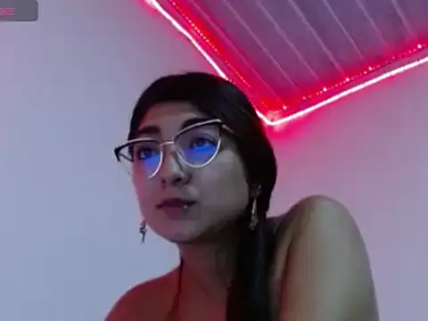 esteni online show from March 11, 2025, 3:36 am