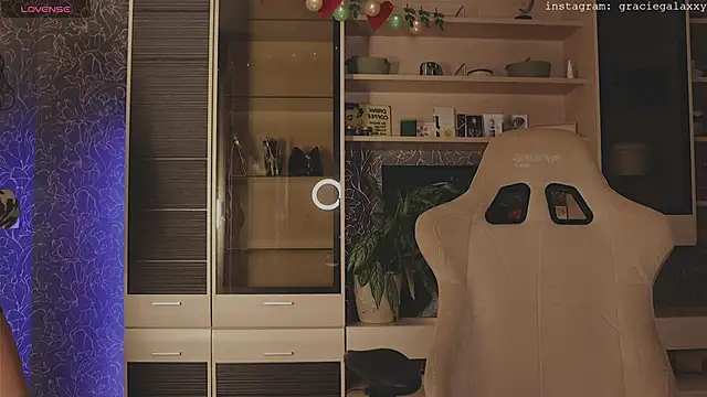 Snapshot of Chill_out_with_Salvia chatting on November 18, 2025, 3:59 pm Chill out with Salvia online show from November 18, 2025, 3:59 pm