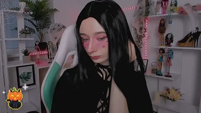 Snapshot of Katia_Kim chatting on October 31, 2025, 6:43 am Katia Kim online show from October 31, 2025, 6:43 am