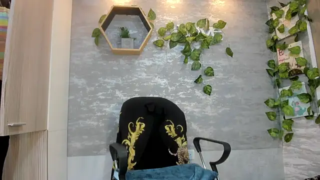 Snapshot of Mhelanny2 chatting on May 10, 2026, 8:11 pm Mhelanny2 online show from May 10, 2026, 8:11 pm