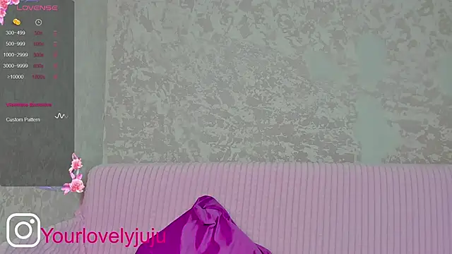Snapshot of yourlovelyjul chatting on November 9, 2025, 6:45 pm yourlovelyjul online show from November 9, 2025, 6:45 pm