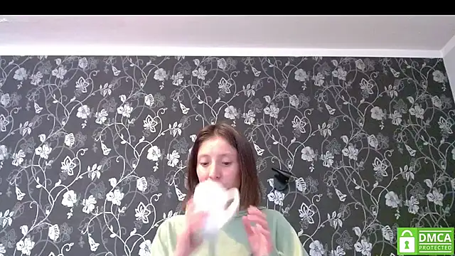 Snapshot of Sophi_Cute chatting on July 10, 2026, 11:10 am Sophi Cute online show from July 10, 2026, 11:10 am