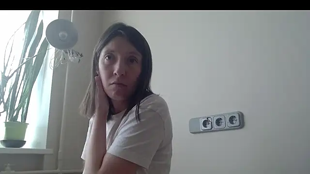 Snapshot of Sophi_Cute chatting on March 18, 2025, 12:28 pm Sophi Cute online show from March 18, 2025, 12:28 pm