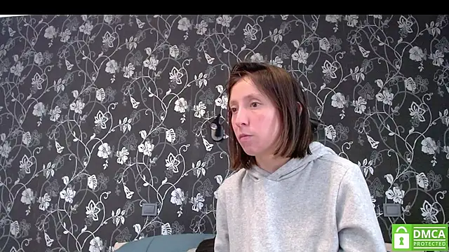 Snapshot of Sophi_Cute chatting on July 9, 2026, 11:31 am Sophi Cute online show from July 9, 2026, 11:31 am