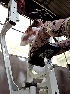 Snapshot of Sam_Sara chatting on November 13, 2025, 5:39 pm Sam Sara online show from November 13, 2025, 5:39 pm