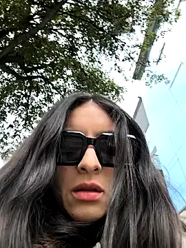 Snapshot of Sam_Sara chatting on December 21, 2025, 1:02 pm Sam Sara online show from December 21, 2025, 1:02 pm