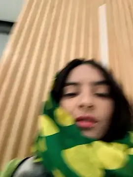 Snapshot of Sam_Sara chatting on December 17, 2025, 9:20 pm Sam Sara online show from December 17, 2025, 9:20 pm