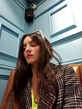 Snapshot of Sam_Sara chatting on April 18, 2026, 4:53 pm Sam Sara online show from April 18, 2026, 4:53 pm