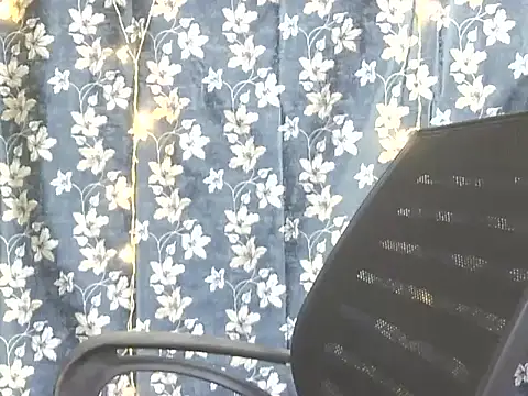 Supriya201 online show from May 18, 2026, 3:50 pm