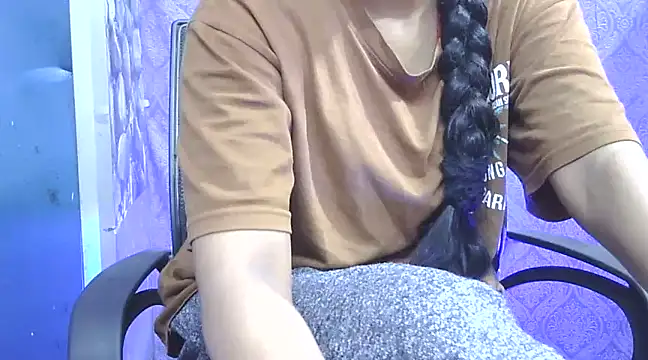 Snapshot of Supriya201 chatting on December 2, 2024, 1:30 pm Supriya201 online show from December 2, 2024, 1:30 pm