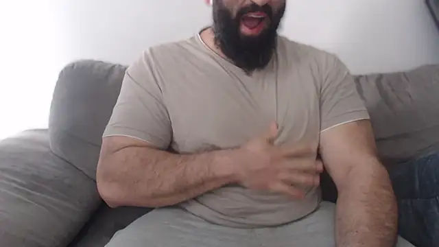 Snapshot of hugemachohandsome chatting on May 9, 2026, 6:28 am hugemachohandsome online show from May 9, 2026, 6:28 am