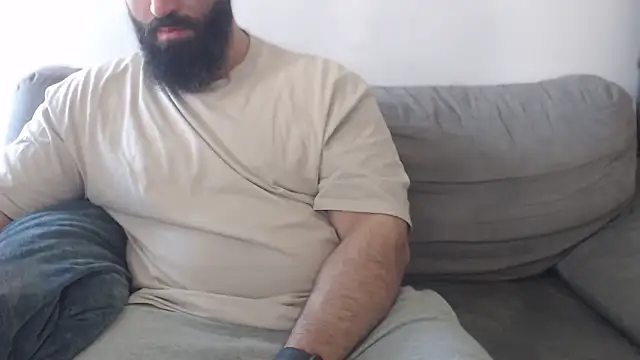 hugemachohandsome online show from April 25, 2026, 7:33 am