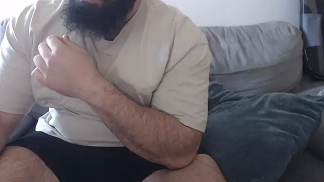 hugemachohandsome online show from April 23, 2026, 6:09 am