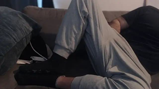 hugemachohandsome online show from January 15, 2026, 9:34 am