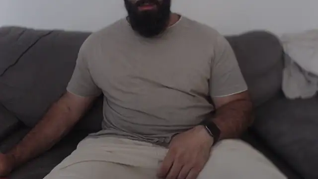 hugemachohandsome online show from June 25, 2026, 4:43 am
