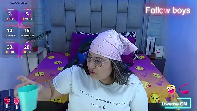 Snapshot of evelin_zaens chatting on December 14, 2025, 9:04 am evelin zaens online show from December 14, 2025, 9:04 am