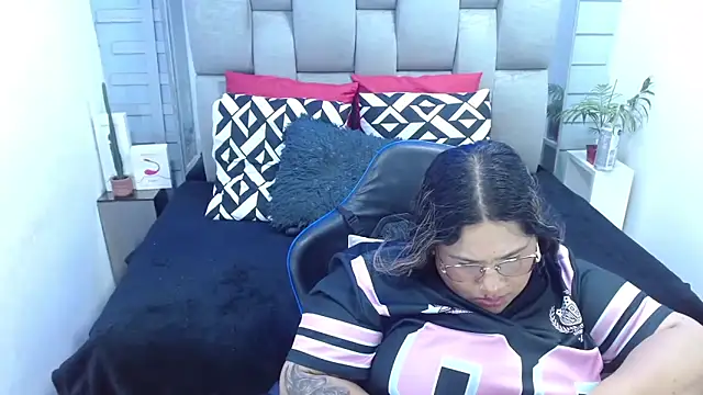 evelin zaens online show from March 27, 2026, 8:26 am