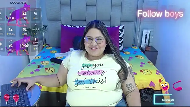 Snapshot of evelin_zaens chatting on December 1, 2025, 4:13 am evelin zaens online show from December 1, 2025, 4:13 am