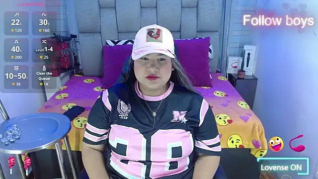 Snapshot of evelin_zaens chatting on November 1, 2025, 5:14 am evelin zaens online show from November 1, 2025, 5:14 am