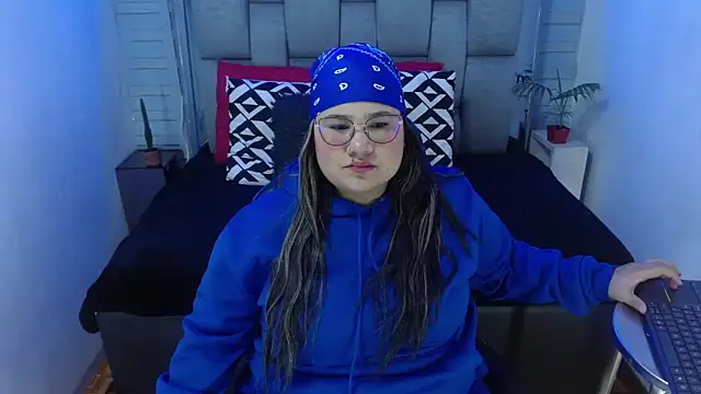 Snapshot of evelin_zaens chatting on November 23, 2025, 4:22 am evelin zaens online show from November 23, 2025, 4:22 am