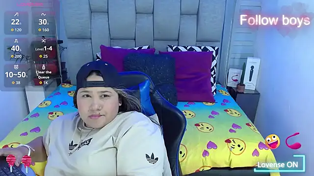 Snapshot of evelin_zaens chatting on November 3, 2025, 1:22 am evelin zaens online show from November 3, 2025, 1:22 am