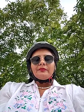Snapshot of bellapaty chatting on July 10, 2026, 4:18 pm bellapaty online show from July 10, 2026, 4:18 pm