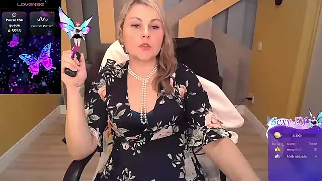 Candy Long online show from December 19, 2025, 8:06 am