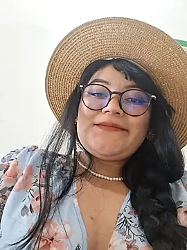 Snapshot of Sakura_0505 chatting on December 17, 2025, 8:58 pm Sakura 0505 online show from December 17, 2025, 8:58 pm