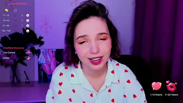 KindHazelHere  online show from October 18, 2025, 8:16 am