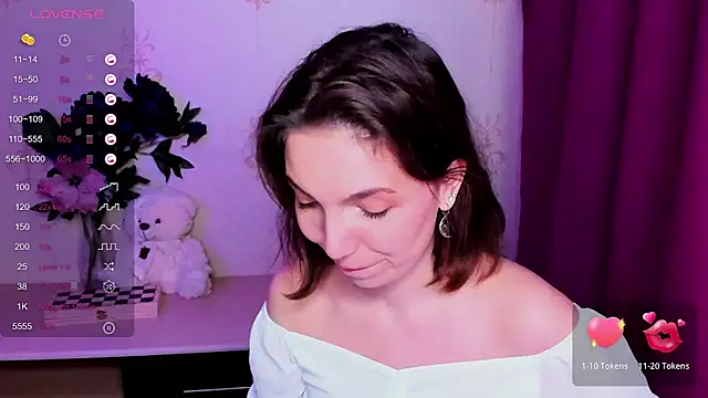 KindHazelHere  online show from April 9, 2026, 6:41 am