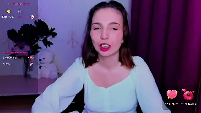 KindHazelHere  online show from May 9, 2026, 12:47 am