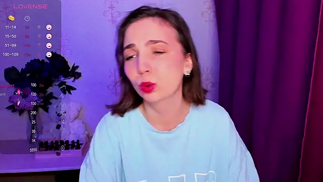 KindHazelHere  online show from January 31, 2026, 8:18 pm