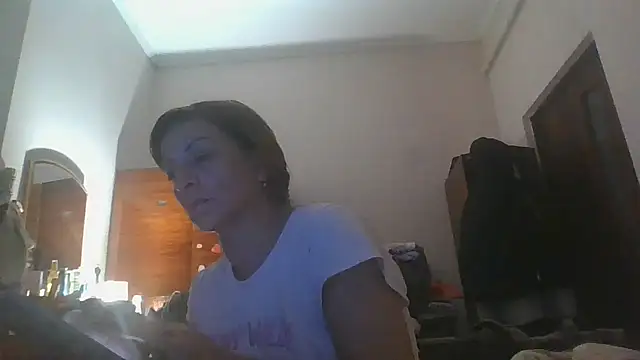 Snapshot of ShawnaAdams chatting on November 4, 2025, 8:12 pm ShawnaAdams online show from November 4, 2025, 8:12 pm