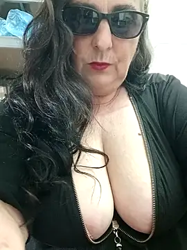 eroticjessitop online show from April 16, 2026, 9:39 pm