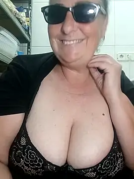 eroticjessitop online show from February 22, 2026, 7:48 pm