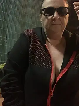 Snapshot of eroticjessitop chatting on March 22, 2025, 8:04 pm eroticjessitop online show from March 22, 2025, 8:04 pm