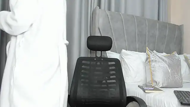 Snapshot of thee_sexy_goddess chatting on September 12, 2025, 2:44 am thee sexy goddess online show from September 12, 2025, 2:44 am