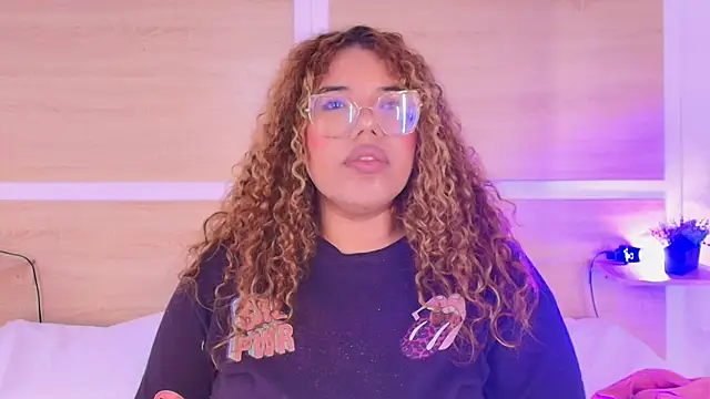  nickypurple  online show from February 26, 2026, 1:44 pm