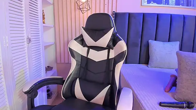 ashlye miller  online show from February 8, 2026, 4:32 am