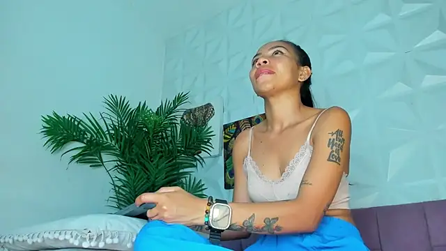 Hellen Sky online show from November 13, 2025, 7:07 pm