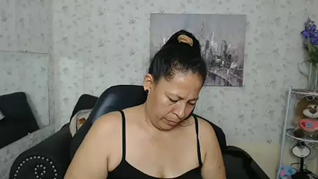 Snapshot of mature_martina chatting on July 7, 2026, 6:47 am mature martina online show from July 7, 2026, 6:47 am