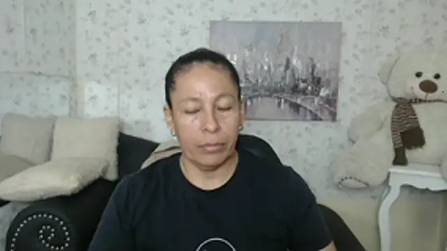 Snapshot of mature_martina chatting on June 2, 2026, 10:32 pm mature martina online show from June 2, 2026, 10:32 pm