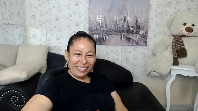 Snapshot of mature_martina chatting on June 5, 2026, 9:53 pm mature martina online show from June 5, 2026, 9:53 pm