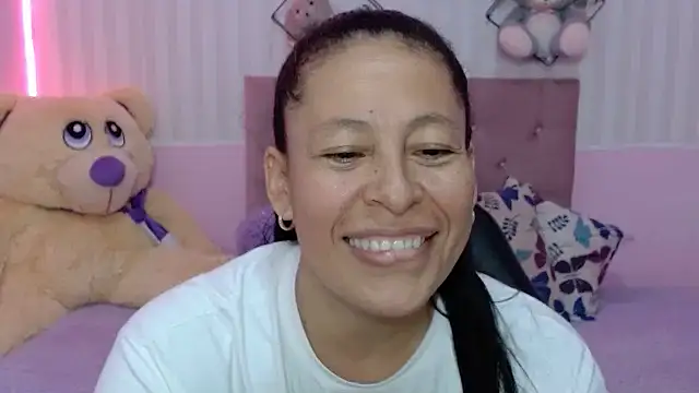 Snapshot of mature_martina chatting on November 21, 2025, 5:34 pm mature martina online show from November 21, 2025, 5:34 pm