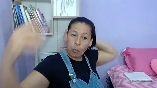 Snapshot of mature_martina chatting on October 28, 2025, 10:41 pm mature martina online show from October 28, 2025, 10:41 pm